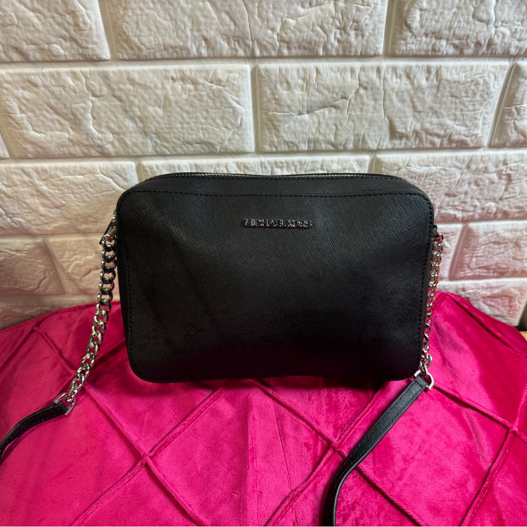 Michael Kors Black Crossbody Bag.